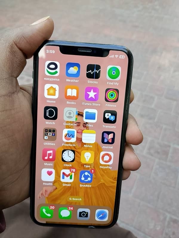 IPHONE 11 PRO 4