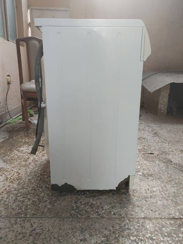 HAIER FRONT LOAD WASHING MACHINE 4