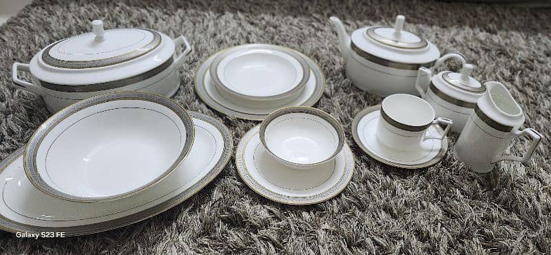 noritake dinner set 1