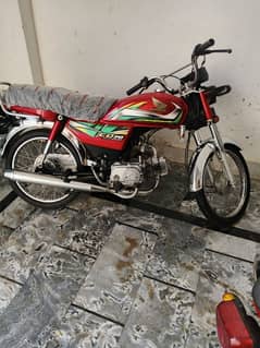 Bike bilkull saf Hy lush btry mjaod Hy . call No. 03029813724. .