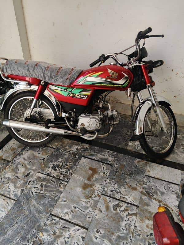 Bike bilkull saf Hy lush btry mjaod Hy . call No. 03029813724. . 0