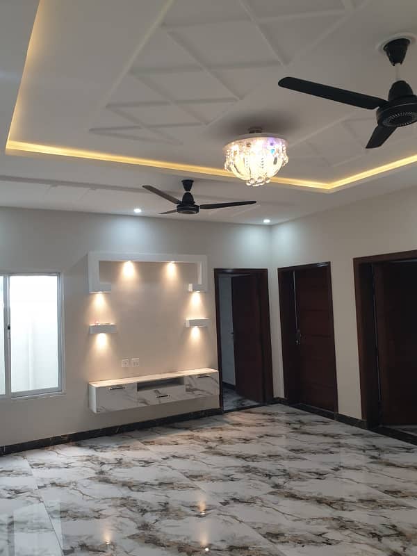 8 mrle upper portion available for rent faisal town 7