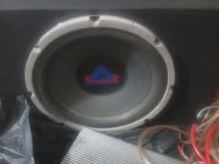 03452222000.4channel amplifier 12 inch woofer and heavy speaker