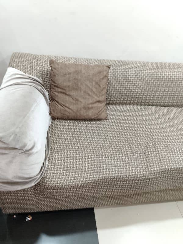 4 seater one piece sofa for sale 2