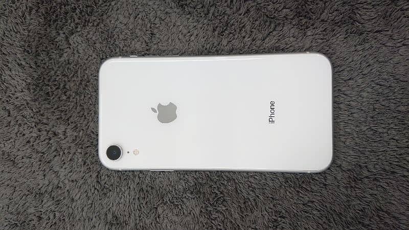 iPhone XR 128 GB Non Pta 5