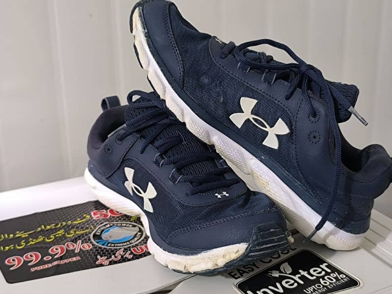 size 43 best condition under armour 3