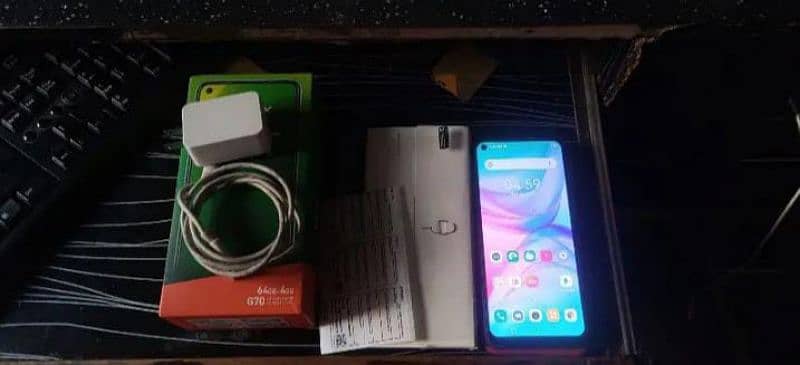 infinix hot 10 4 64 with box charger 03297033338 0