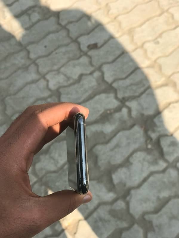 IPHONE 11 PRO 64GB 1