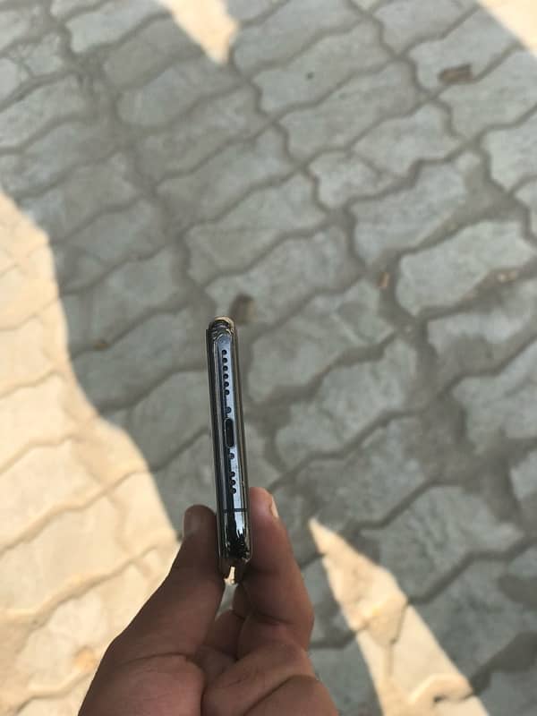 IPHONE 11 PRO 64GB 2