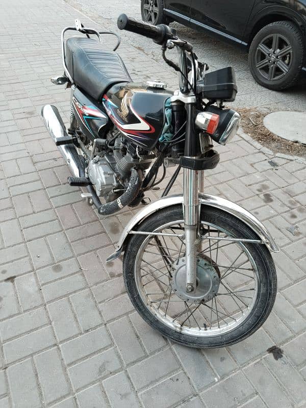 Honda CG 125 Total genuine Bikr 0