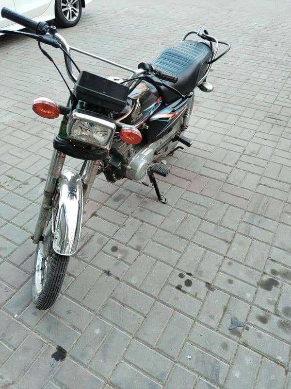 Honda CG 125 Total genuine Bikr 1