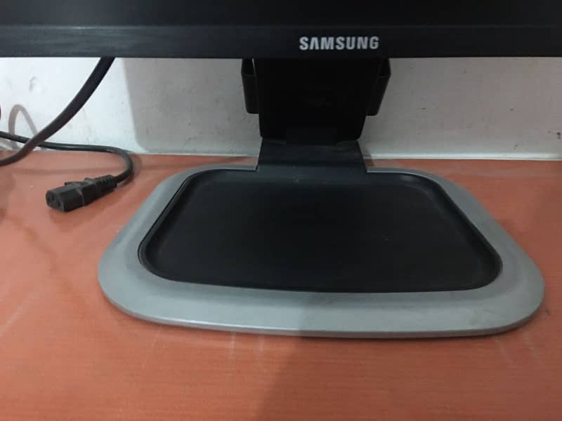 Samsung Lcd For Sale 24 Inch Monitor 1