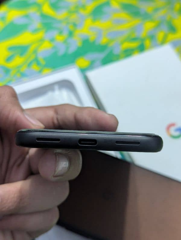 Google Pixel 4 Full Box 10/10 Condition 5