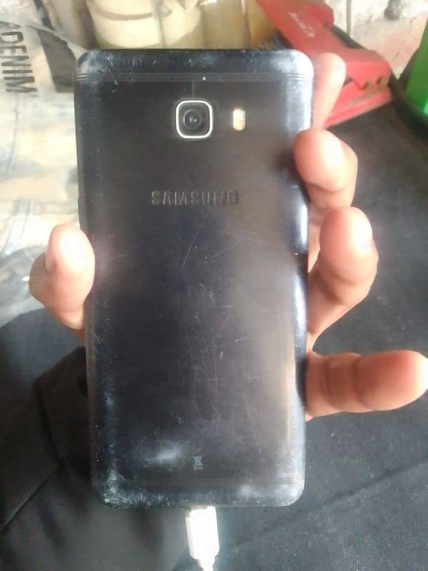 Samsung c9pro  use kar rah Hun  argent sale Karna ha i f"7000 3