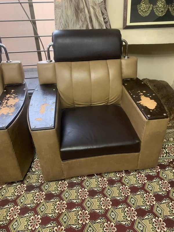 leather sofa 3 seater and singal seater (2) 4