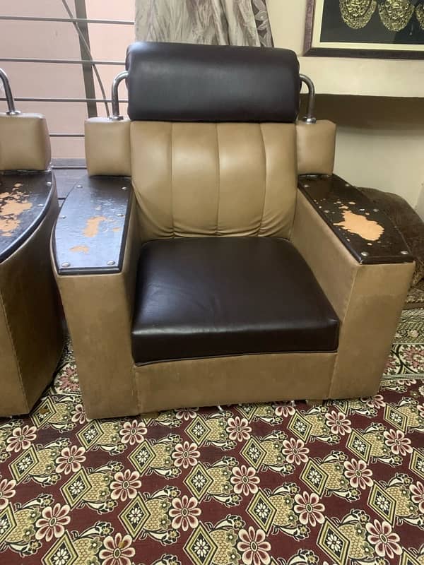 leather sofa 3 seater and singal seater (2) 8