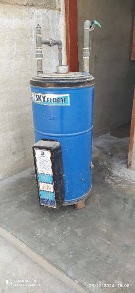 Sky Flame Geyser 20 Ltr 4