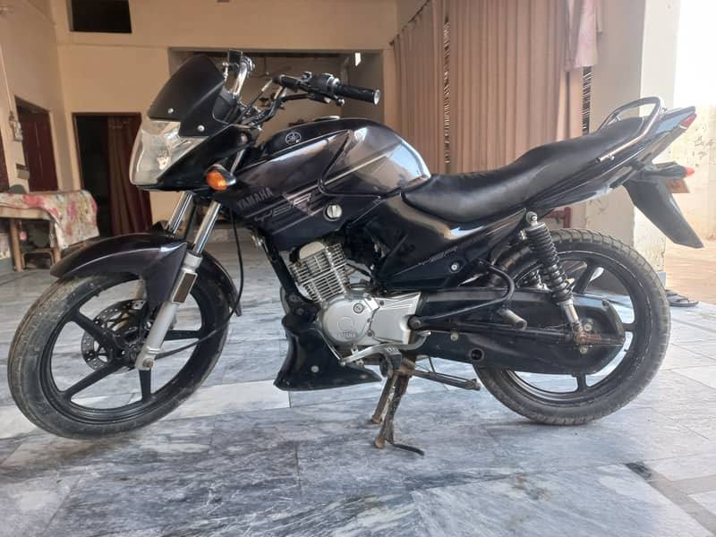 Yamaha YBR 125 2015 4