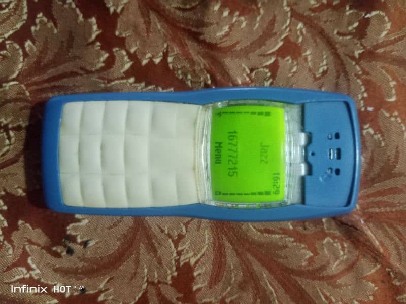 Nokia 1100 original with original chargare 0