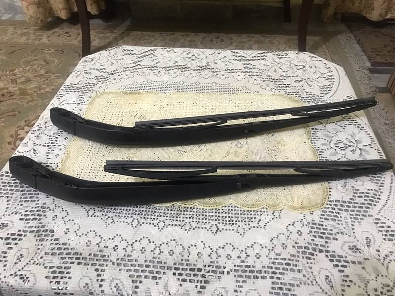 car wiper O33Z 33 I6I 33 whattsapp 1