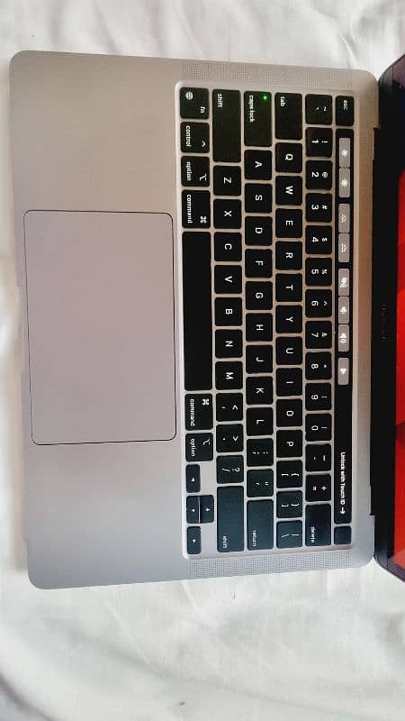 Macbook Pro M1, 2020 8GB/256GB Mint Condition 8