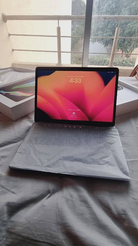 Macbook Pro M1, 2020 8GB/256GB Mint Condition 10