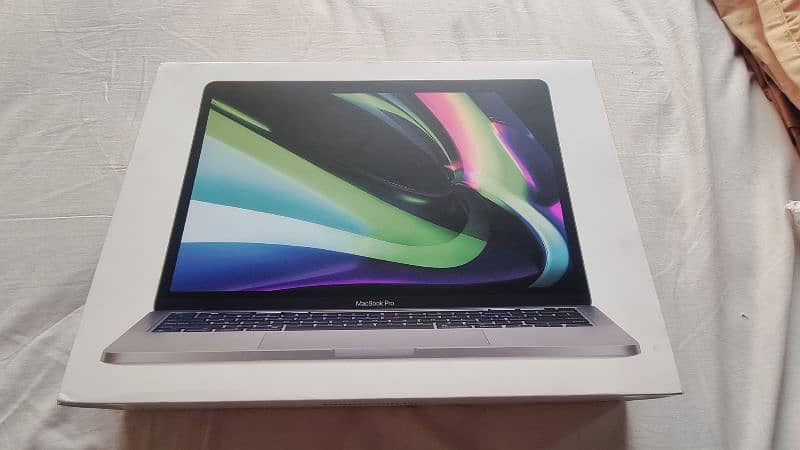 Macbook Pro M1, 2020 8GB/256GB Mint Condition 18