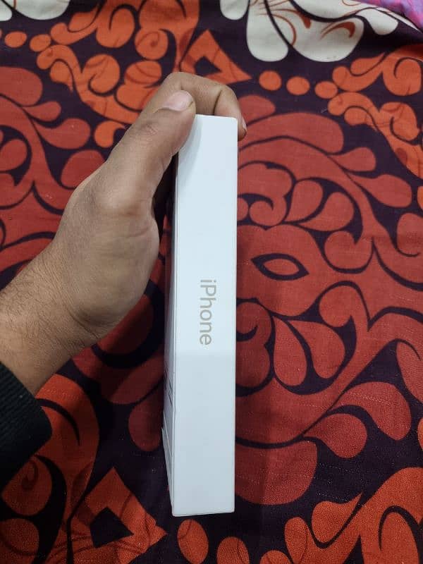 IPHONE 16 PRO MAX FACTORY UNLOCKED BOX PACKED 3