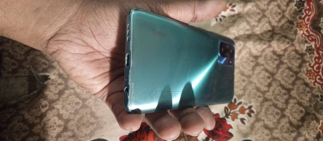 Xiaomi Redmi Note 10 (9/10 condition) 2