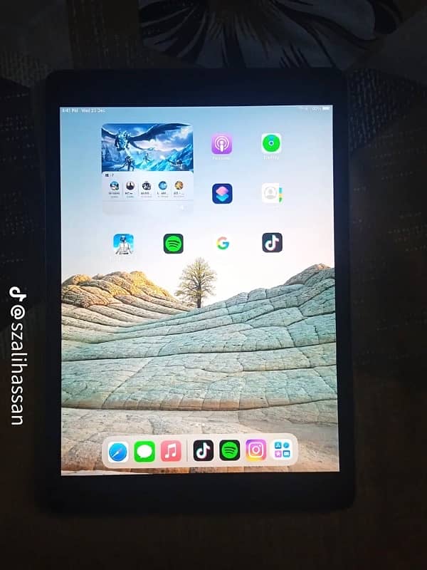 iPad 8 generation in lush condition 0