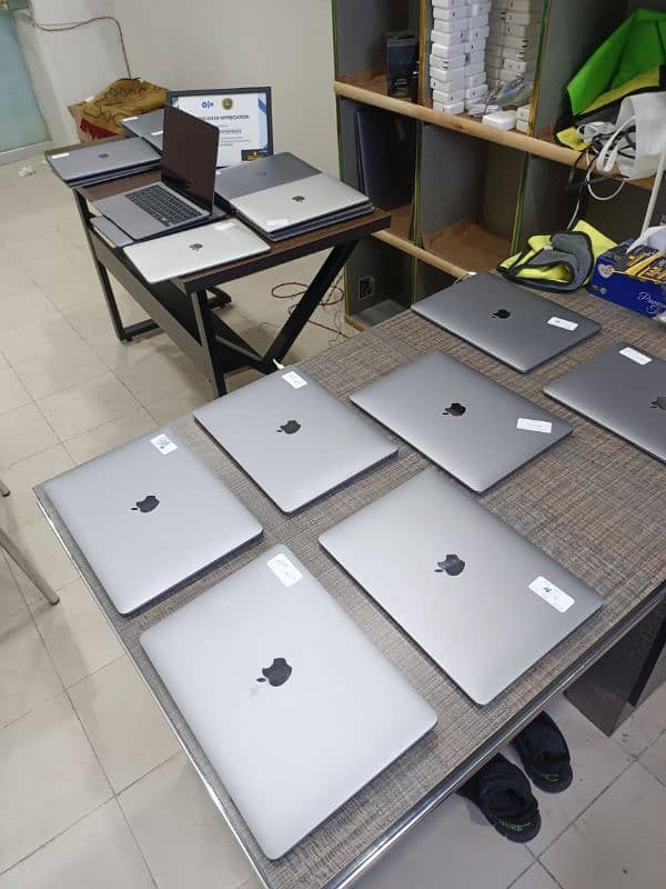 7 UNITS AVAILABLE MACBOOK AIR M1 2020 16GB 256GB 8 CORE CPU 7 CORE GPU 3