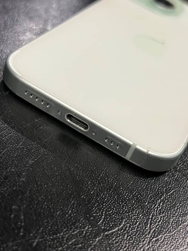 iPhone 15 128GB Non Pta Factory Unlock 8