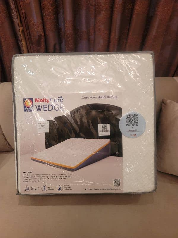 Molty Foam Wedge Pillow Brand New 6