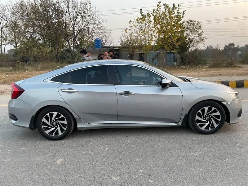 Honda Civic Oriel 2016 Model. 6