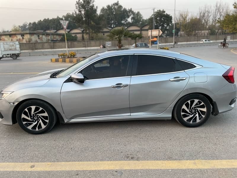 Honda Civic Oriel 2016 Model. 7