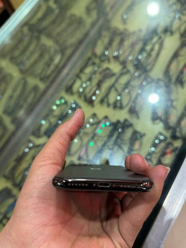 Iphone 11 pro, Non PTA,4 Months Sim Work, 64 gb 4