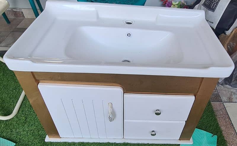 32 inch vanity for sale 1