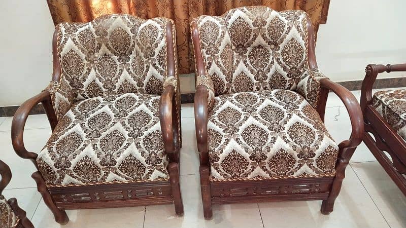 9 seater sofa set with table urgant sale 1