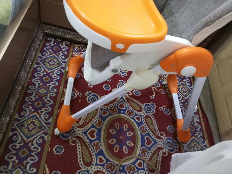 Baby high chair/ Feeding chair 2