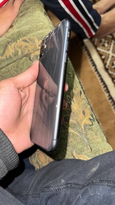 iPhone 11 128 gb factory 1