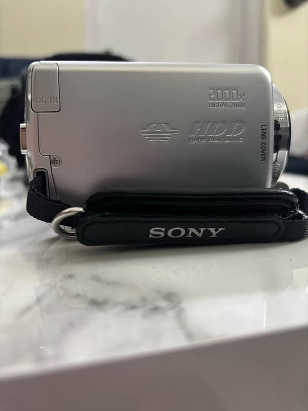 Sony HandyCam DCR-SR68 5