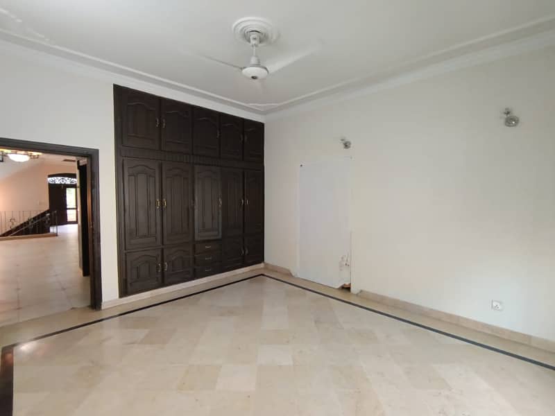 Renovated 40x80 Marble Flooring Upper Portion Available On Rent Located In I-8 11