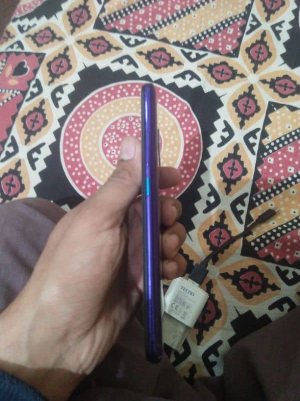 vivo S1pro 4/128 sirf set ha set ok ha koi falt nhi ha 4