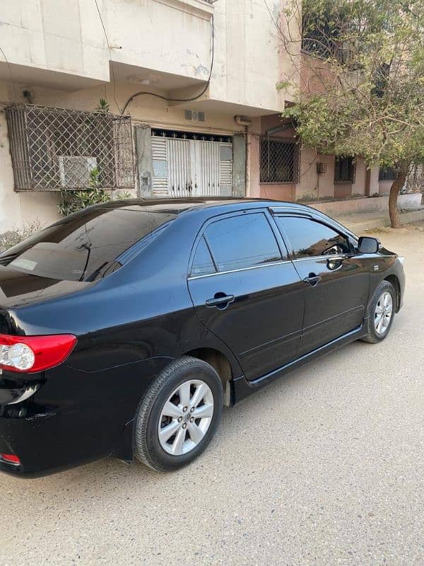 Toyota Corolla Altis 2011 3