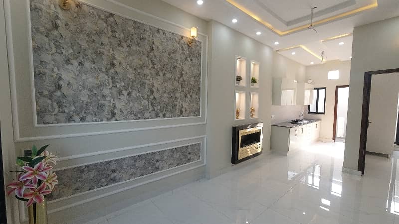 Spacious Prime Location House Is Available For sale In Ideal Location Of Al Hafeez Garden - Phase 5 6