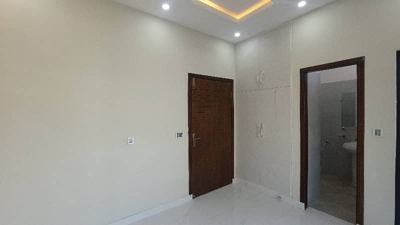 Spacious Prime Location House Is Available For sale In Ideal Location Of Al Hafeez Garden - Phase 5 15