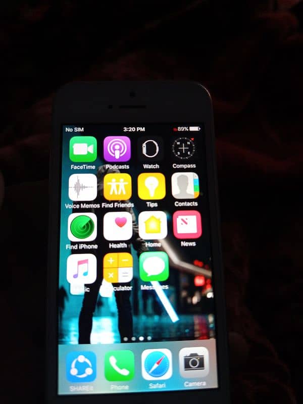 Iphone 5 new condition in 32gb 5