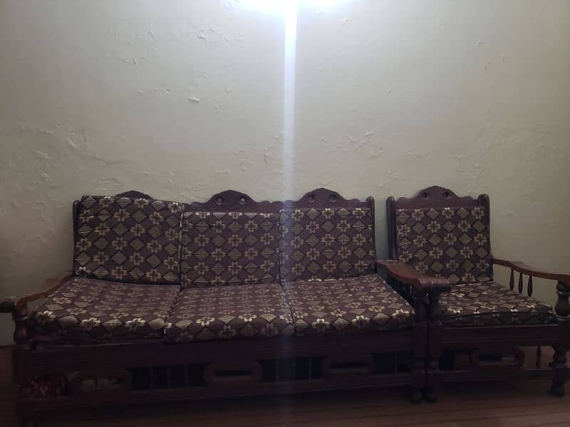 3, 2, 1 sofa in new condition. 1