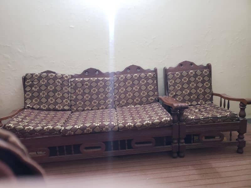 3, 2, 1 sofa in new condition. 2