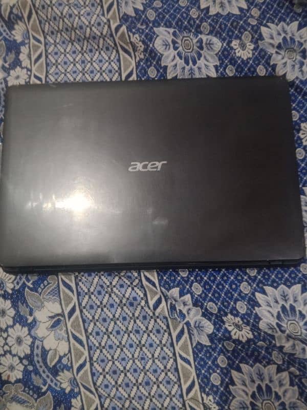 Acer Aspire E1-571 0